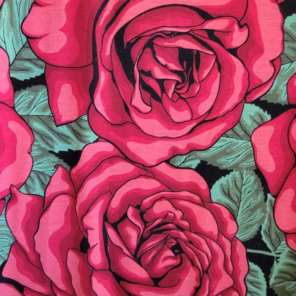 Red Rose Print Top - Picture 3 of 3